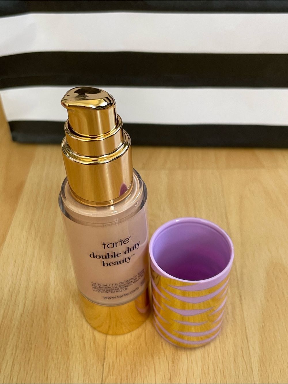 Tarte Double Duty Face Tape Foundation 22B LIGHT BEIGE Matte Full Coverage NEW - Picture 3 of 7